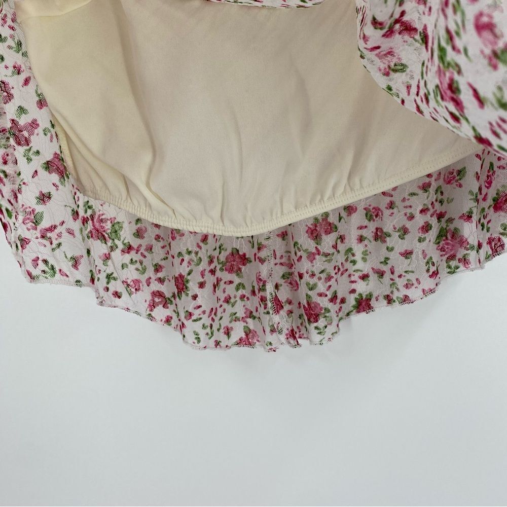 Rue21 Women’s Scoop Neck Floral Sleeveless Blouse Size M - Picture 3 of 4